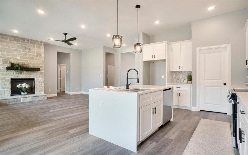 5813 Stonegate Circle, Granbury, TX 76048, 3 Habitaciones Habitaciones , ,2 BañosBaños,Residential,En Venta,5813 Stonegate Circle,20834052