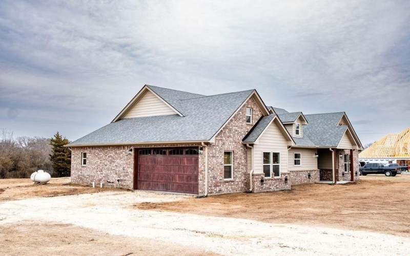 181 Trinity Circle, Bowie, TX 76230, 3 Bedrooms Bedrooms, ,2 BathroomsBathrooms,Residential,For Sale,181 Trinity Circle,20830627