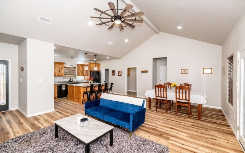 181 Trinity Circle, Bowie, TX 76230, 3 Bedrooms Bedrooms, ,2 BathroomsBathrooms,Residential,For Sale,181 Trinity Circle,20830627
