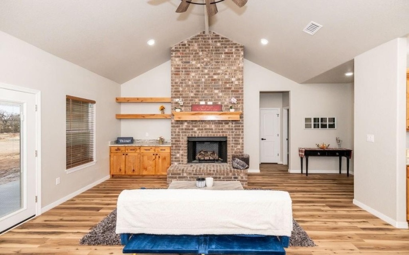 181 Trinity Circle, Bowie, TX 76230, 3 Bedrooms Bedrooms, ,2 BathroomsBathrooms,Residential,For Sale,181 Trinity Circle,20830627