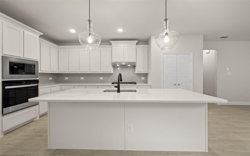 2833 Livestock, Midlothian, TX 76065, 3 Bedrooms Bedrooms, ,2 BathroomsBathrooms,Residential,For Sale,2833 Livestock,20830784
