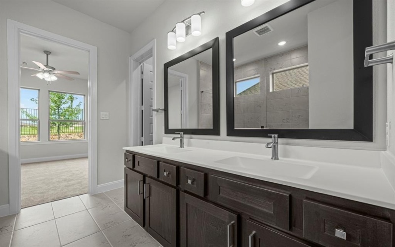 209 Vineyard Lane, Midlothian, TX 76065, 4 Habitaciones Habitaciones , ,3 BañosBaños,Residential,En Venta,209 Vineyard Lane,20835428