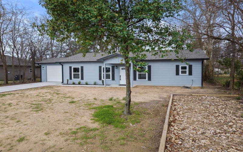 516 Elm Street, Pittsburg, TX 75686, 3 Bedrooms Bedrooms, ,2 BathroomsBathrooms,Residential,For Sale,516 Elm Street,20835470