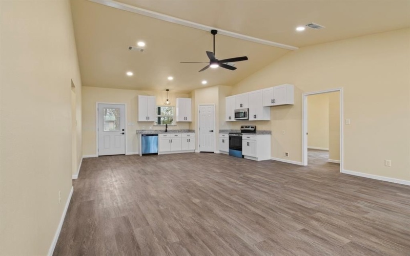 516 Elm Street, Pittsburg, TX 75686, 3 Bedrooms Bedrooms, ,2 BathroomsBathrooms,Residential,For Sale,516 Elm Street,20835470