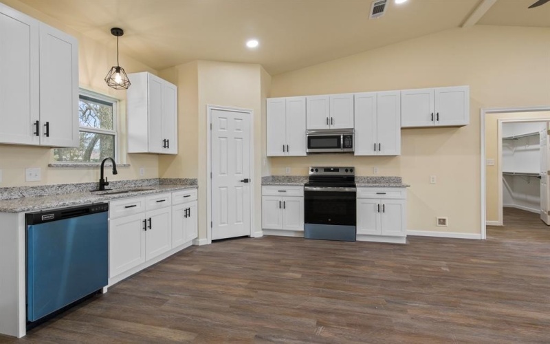 516 Elm Street, Pittsburg, TX 75686, 3 Bedrooms Bedrooms, ,2 BathroomsBathrooms,Residential,For Sale,516 Elm Street,20835470