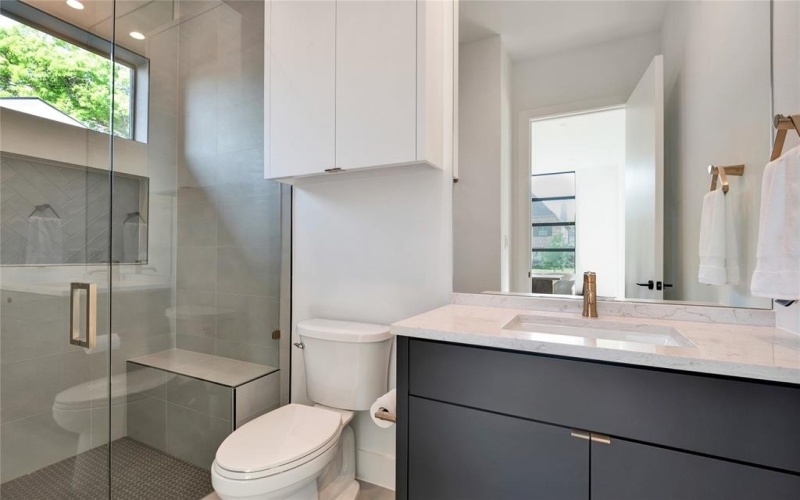 6923 Inverness Lane, Dallas, TX 75214, 5 Habitaciones Habitaciones , ,6 BañosBaños,Residential,En Venta,6923 Inverness Lane,20835725