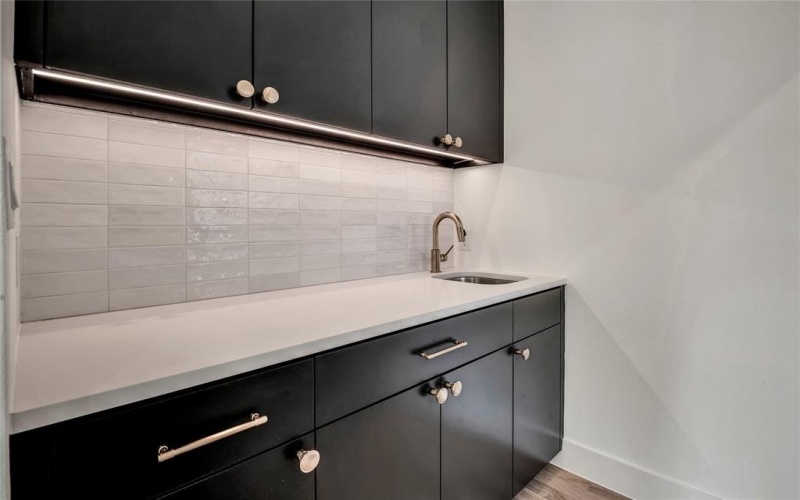 6923 Inverness Lane, Dallas, TX 75214, 5 Habitaciones Habitaciones , ,6 BañosBaños,Residential,En Venta,6923 Inverness Lane,20835725