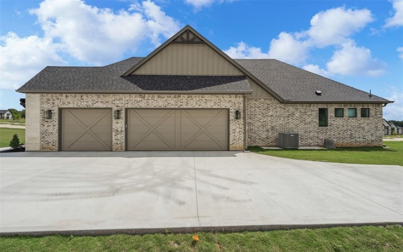 1027 Estancia Boulevard, Weatherford, TX 76088, 4 Bedrooms Bedrooms, ,3 BathroomsBathrooms,Residential,For Sale,1027 Estancia Boulevard,20835938
