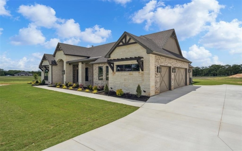 1027 Estancia Boulevard, Weatherford, TX 76088, 4 Bedrooms Bedrooms, ,3 BathroomsBathrooms,Residential,For Sale,1027 Estancia Boulevard,20835938