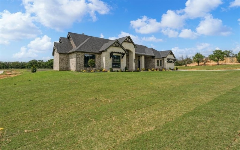 1027 Estancia Boulevard, Weatherford, TX 76088, 4 Bedrooms Bedrooms, ,3 BathroomsBathrooms,Residential,For Sale,1027 Estancia Boulevard,20835938