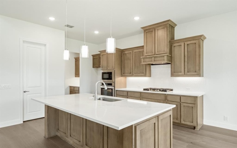 5904 Foxtail Drive, Denton, TX 76226, 4 Bedrooms Bedrooms, ,3 BathroomsBathrooms,Residential,For Sale,5904 Foxtail Drive,20834397
