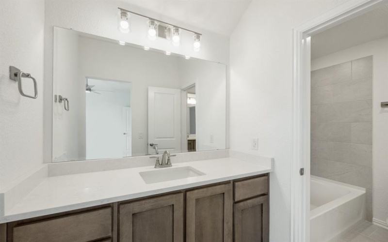5904 Foxtail Drive, Denton, TX 76226, 4 Bedrooms Bedrooms, ,3 BathroomsBathrooms,Residential,For Sale,5904 Foxtail Drive,20834397