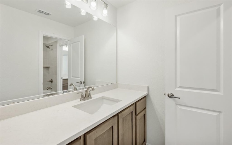 5904 Foxtail Drive, Denton, TX 76226, 4 Bedrooms Bedrooms, ,3 BathroomsBathrooms,Residential,For Sale,5904 Foxtail Drive,20834397