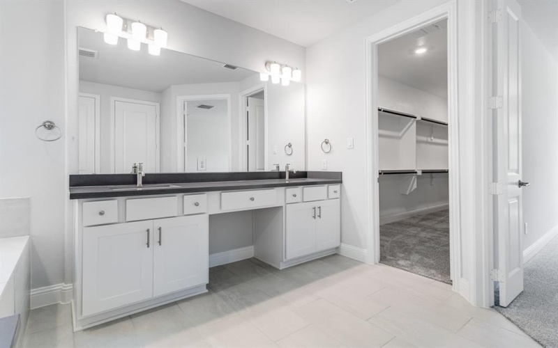2220 Esher Drive, Little Elm, TX 75068, 4 Habitaciones Habitaciones , ,5 BañosBaños,Residential,En Venta,2220 Esher Drive,20837585