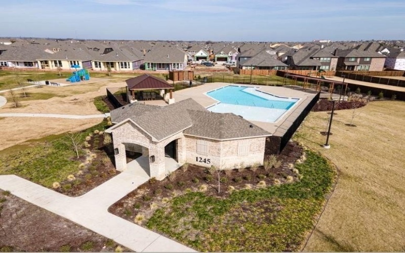 2220 Esher Drive, Little Elm, TX 75068, 4 Habitaciones Habitaciones , ,5 BañosBaños,Residential,En Venta,2220 Esher Drive,20837585