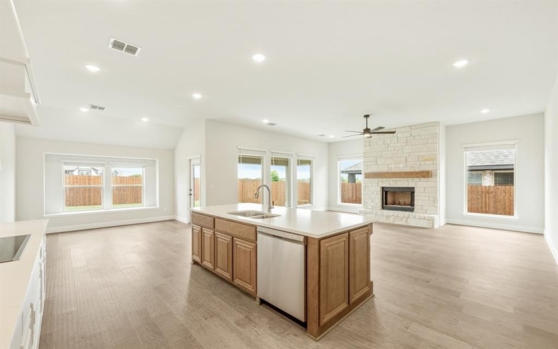 513 Sanctuary Drive, Waxahachie, TX 75165, 4 Habitaciones Habitaciones , ,3 BañosBaños,Residential,En Venta,513 Sanctuary Drive,20841053