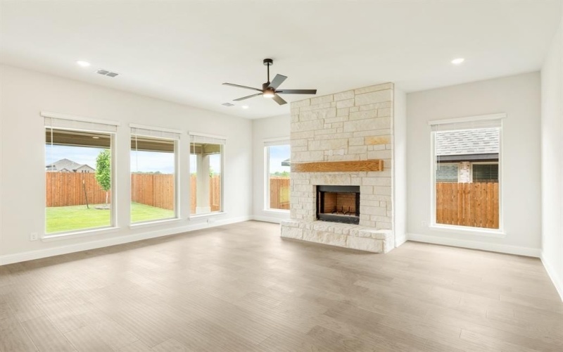 513 Sanctuary Drive, Waxahachie, TX 75165, 4 Habitaciones Habitaciones , ,3 BañosBaños,Residential,En Venta,513 Sanctuary Drive,20841053