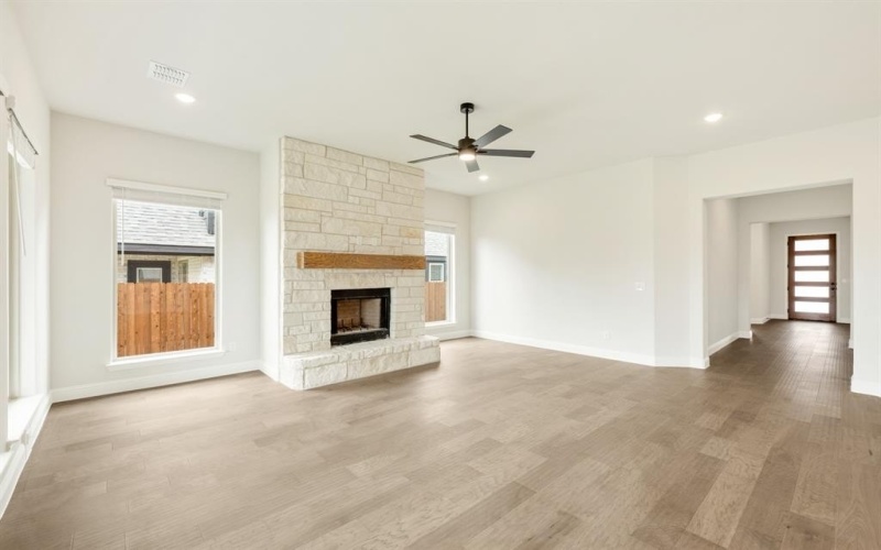 513 Sanctuary Drive, Waxahachie, TX 75165, 4 Habitaciones Habitaciones , ,3 BañosBaños,Residential,En Venta,513 Sanctuary Drive,20841053