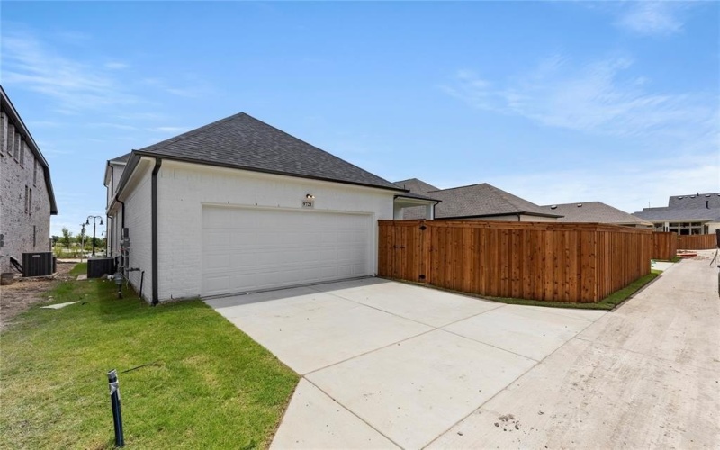 9721 Dahlia Boulevard, Mesquite, TX 75126, 4 Bedrooms Bedrooms, ,5 BathroomsBathrooms,Residential,For Sale,9721 Dahlia Boulevard,20841355