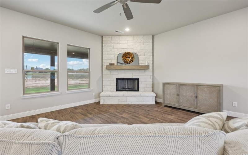 4000 Roan Court, Springtown, TX 76082, 3 Bedrooms Bedrooms, ,2 BathroomsBathrooms,Residential,For Sale,4000 Roan Court,20841359