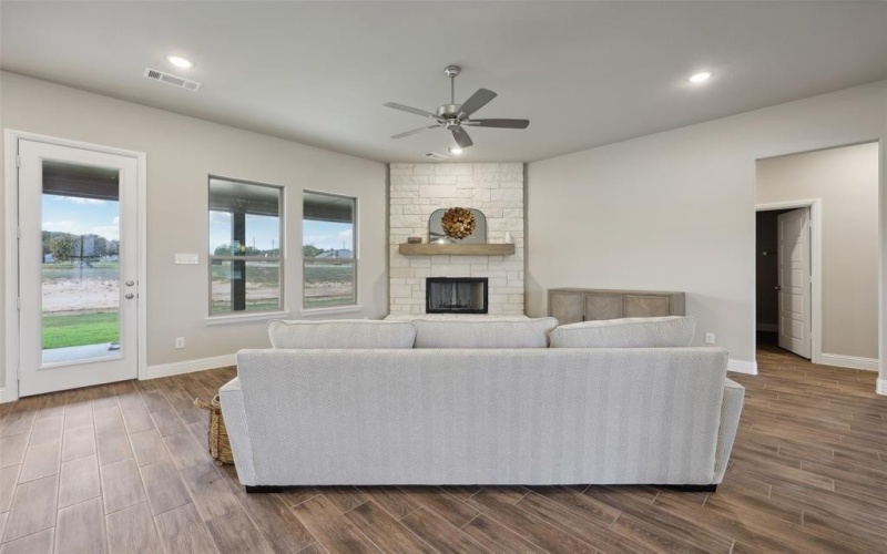 4000 Roan Court, Springtown, TX 76082, 3 Bedrooms Bedrooms, ,2 BathroomsBathrooms,Residential,For Sale,4000 Roan Court,20841359