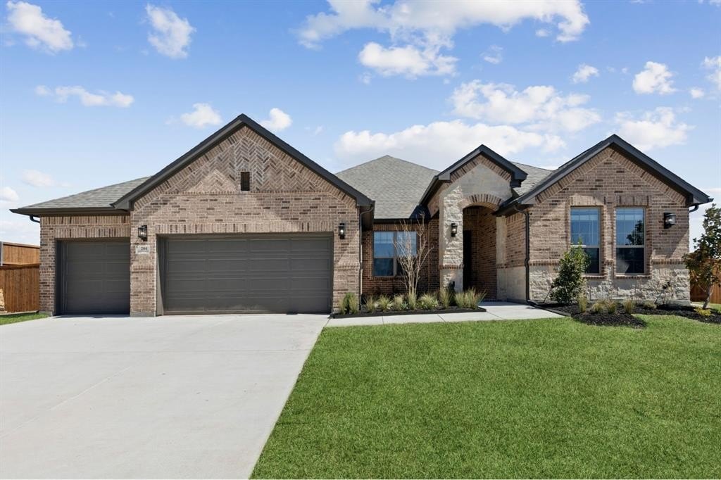 204 Bristol Lane, Azle, TX 76020, 4 Bedrooms Bedrooms, ,3 BathroomsBathrooms,Residential,For Sale,204 Bristol Lane,20838494