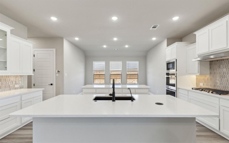 204 Bristol Lane, Azle, TX 76020, 4 Bedrooms Bedrooms, ,3 BathroomsBathrooms,Residential,For Sale,204 Bristol Lane,20838494