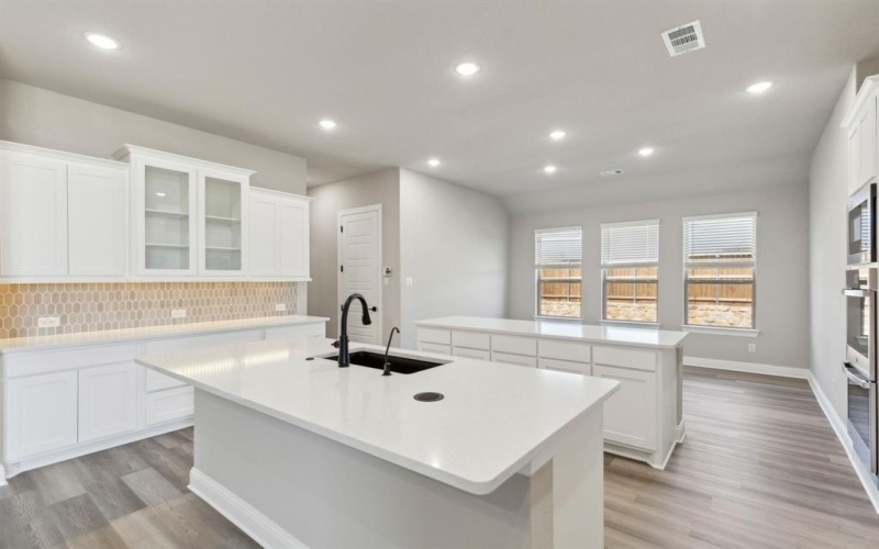 204 Bristol Lane, Azle, TX 76020, 4 Bedrooms Bedrooms, ,3 BathroomsBathrooms,Residential,For Sale,204 Bristol Lane,20838494