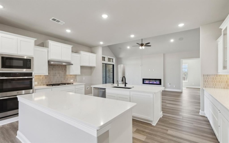 204 Bristol Lane, Azle, TX 76020, 4 Bedrooms Bedrooms, ,3 BathroomsBathrooms,Residential,For Sale,204 Bristol Lane,20838494