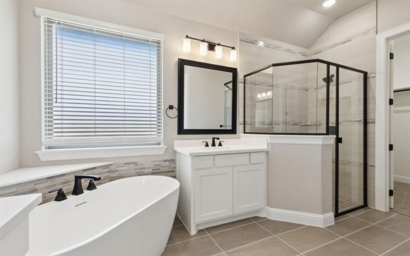 204 Bristol Lane, Azle, TX 76020, 4 Bedrooms Bedrooms, ,3 BathroomsBathrooms,Residential,For Sale,204 Bristol Lane,20838494