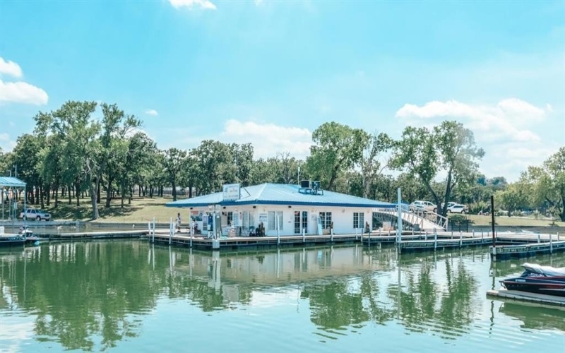 204 Bristol Lane, Azle, TX 76020, 4 Bedrooms Bedrooms, ,3 BathroomsBathrooms,Residential,For Sale,204 Bristol Lane,20838494