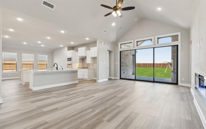 204 Bristol Lane, Azle, TX 76020, 4 Bedrooms Bedrooms, ,3 BathroomsBathrooms,Residential,For Sale,204 Bristol Lane,20838494