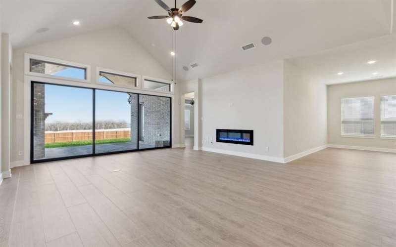 120 Bristol Lane, Azle, TX 76020, 5 Bedrooms Bedrooms, ,5 BathroomsBathrooms,Residential,For Sale,120 Bristol Lane,20838844