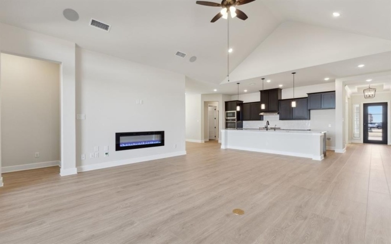 120 Bristol Lane, Azle, TX 76020, 5 Bedrooms Bedrooms, ,5 BathroomsBathrooms,Residential,For Sale,120 Bristol Lane,20838844