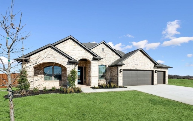 120 Bristol Lane, Azle, TX 76020, 5 Bedrooms Bedrooms, ,5 BathroomsBathrooms,Residential,For Sale,120 Bristol Lane,20838844