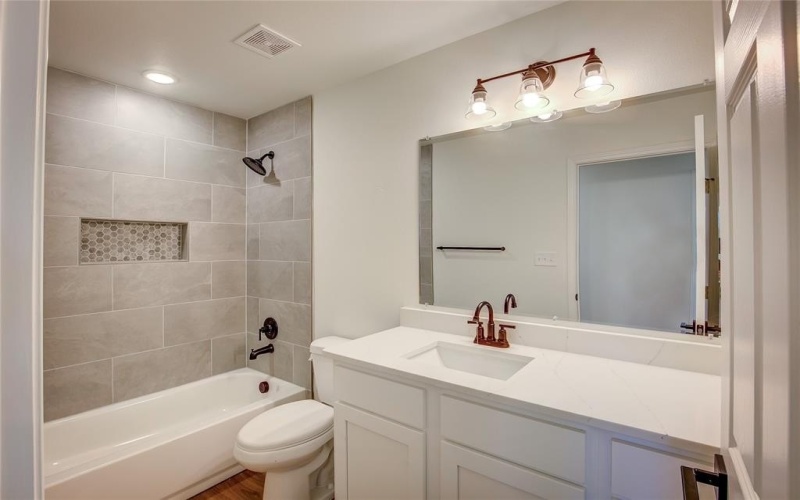 2502 Polk Street, Greenville, TX 75401, 3 Habitaciones Habitaciones , ,2 BañosBaños,Residential,En Venta,2502 Polk Street,20839219