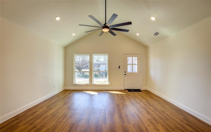 2502 Polk Street, Greenville, TX 75401, 3 Habitaciones Habitaciones , ,2 BañosBaños,Residential,En Venta,2502 Polk Street,20839219