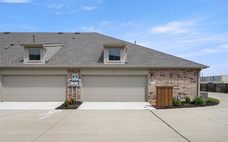2613 Chablis Drive, Grand Prairie, TX 75054, 2 Habitaciones Habitaciones , ,2 BañosBaños,Residential,En Venta,2613 Chablis Drive,0,20839590