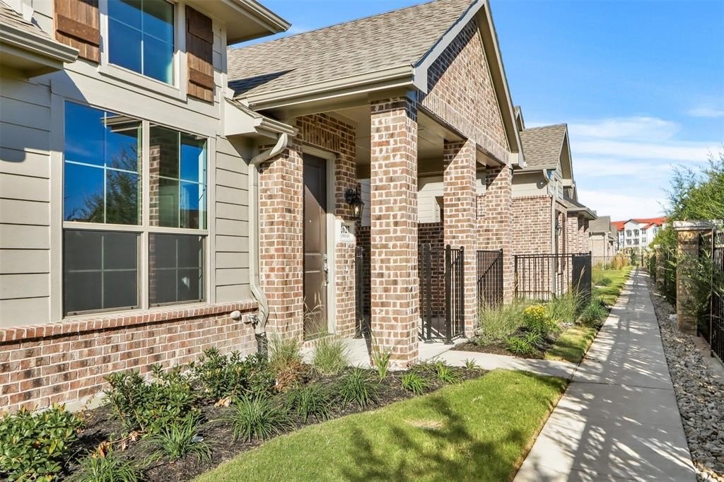 2627 St Helena Lane, Grand Prairie, TX 75054, 2 Bedrooms Bedrooms, ,2 BathroomsBathrooms,Residential,For Sale,2627 St Helena Lane,20839594