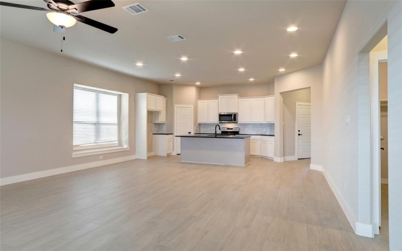 4033 Warhol Way, Royse City, TX 75189, 3 Habitaciones Habitaciones , ,2 BañosBaños,Residential,En Venta,4033 Warhol Way,20836304
