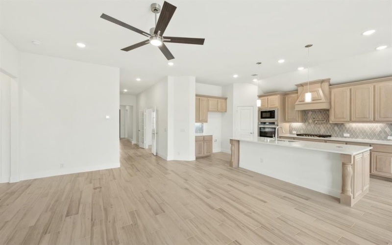 918 S Bluebird Lane, Midlothian, TX 76065, 3 Bedrooms Bedrooms, ,2 BathroomsBathrooms,Residential,For Sale,918 S Bluebird Lane,20836334