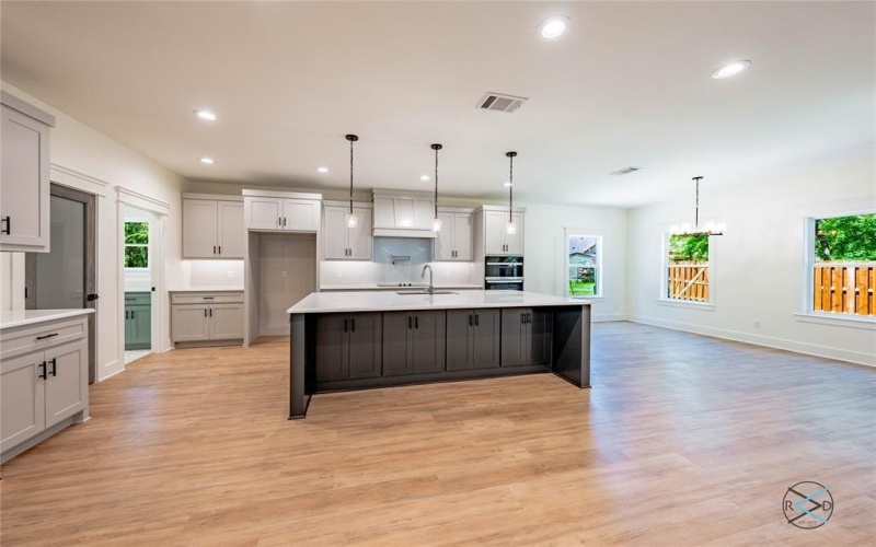 114 Castlewood Road, Enchanted Oaks, TX 75156, 4 Bedrooms Bedrooms, ,3 BathroomsBathrooms,Residential,For Sale,114 Castlewood Road,20839782