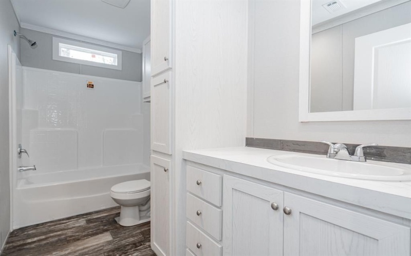 7108 Moccasin Drive, Mabank, TX 75156, 3 Bedrooms Bedrooms, ,2 BathroomsBathrooms,Residential,For Sale,7108 Moccasin Drive,20840058