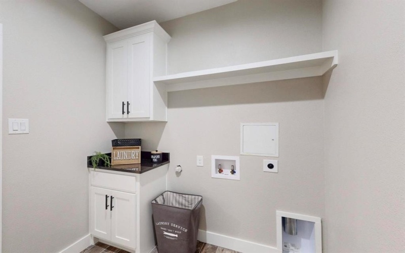 3928 SILVERHILL Drive, Dallas, TX 75241, 4 Bedrooms Bedrooms, ,3 BathroomsBathrooms,Residential,For Sale,3928 SILVERHILL Drive,0,20840059