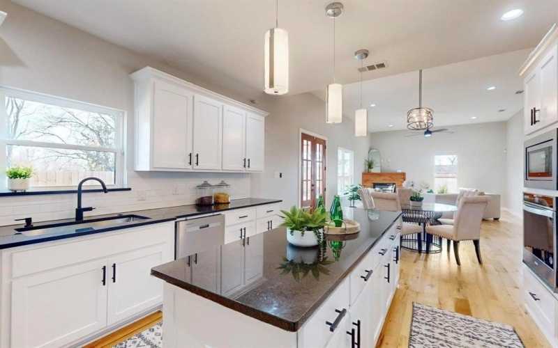 3928 SILVERHILL Drive, Dallas, TX 75241, 4 Bedrooms Bedrooms, ,3 BathroomsBathrooms,Residential,For Sale,3928 SILVERHILL Drive,0,20840059