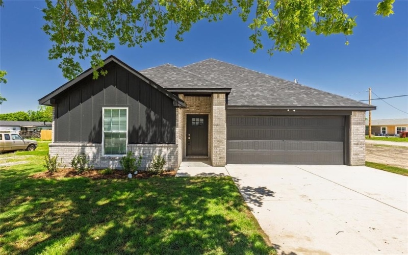307 East Sanger Street, Celeste, TX 75423, 3 Bedrooms Bedrooms, ,2 BathroomsBathrooms,Residential,For Sale,307 East Sanger Street,0,20840487