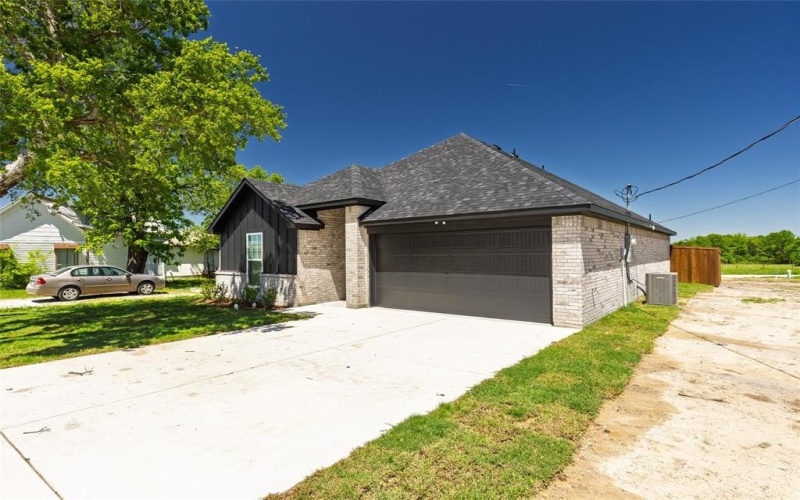 307 East Sanger Street, Celeste, TX 75423, 3 Bedrooms Bedrooms, ,2 BathroomsBathrooms,Residential,For Sale,307 East Sanger Street,0,20840487