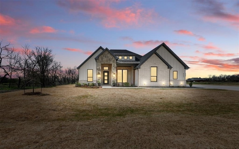8241 Grayson Court, Midlothian, TX 76065, 4 Bedrooms Bedrooms, ,2 BathroomsBathrooms,Residential,For Sale,8241 Grayson Court,20840534