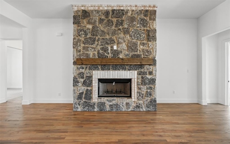8241 Grayson Court, Midlothian, TX 76065, 4 Bedrooms Bedrooms, ,2 BathroomsBathrooms,Residential,For Sale,8241 Grayson Court,20840534