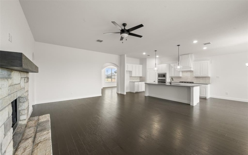 317 Bowrider Lane, Granbury, TX 76049, 3 Bedrooms Bedrooms, ,2 BathroomsBathrooms,Residential,For Sale,317 Bowrider Lane,20837486